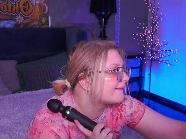 KiraKolobok live cam on BongaCams
