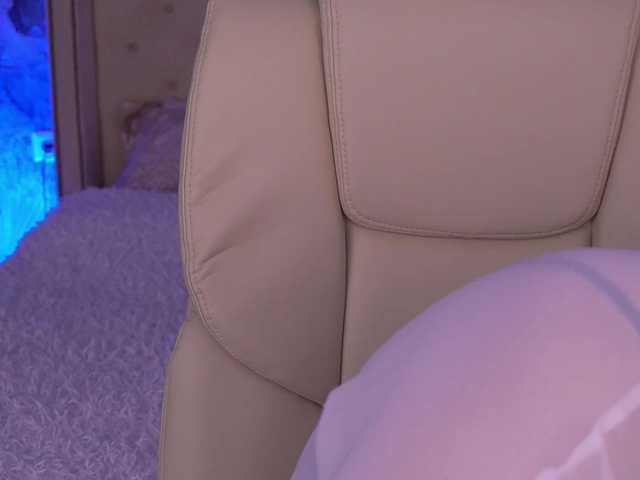 KiraKolobok live cam on BongaCams