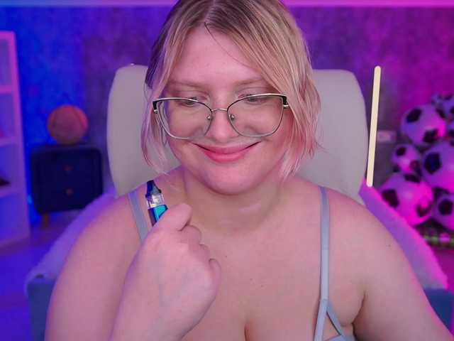 KiraKolobok live cam on BongaCams