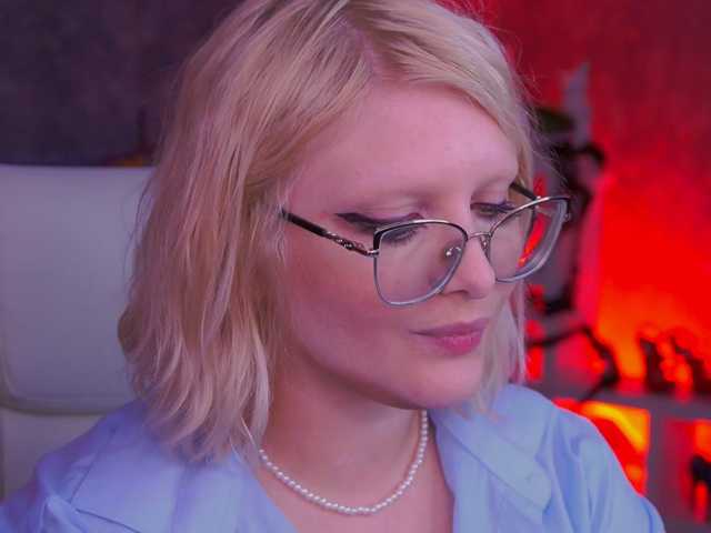 KiraKolobok, en vivo ahora en BongaCams