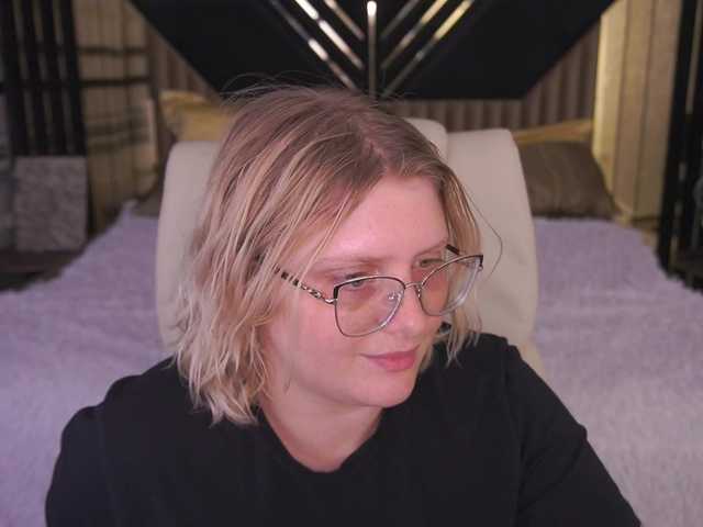 KiraKolobok live cam on BongaCams