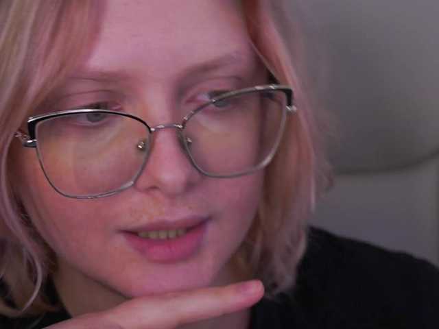 KiraKolobok live cam on BongaCams