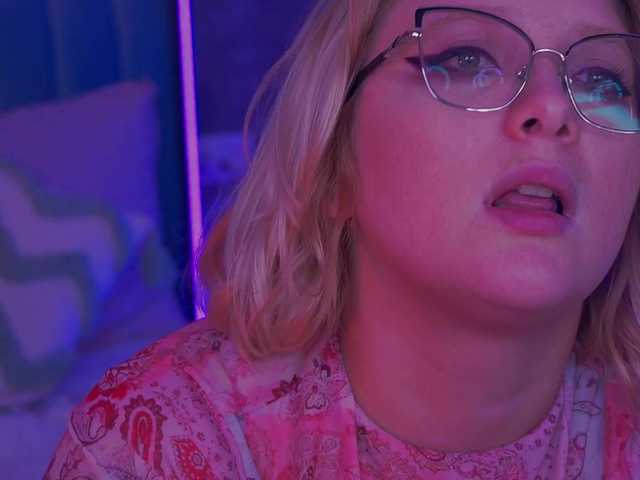 KiraKolobok live cam on BongaCams