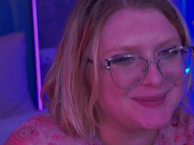 KiraKolobok live cam on BongaCams