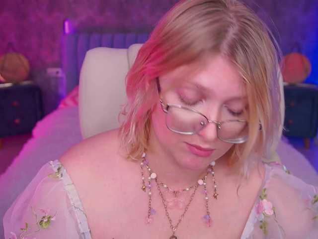 KiraKolobok live cam on BongaCams