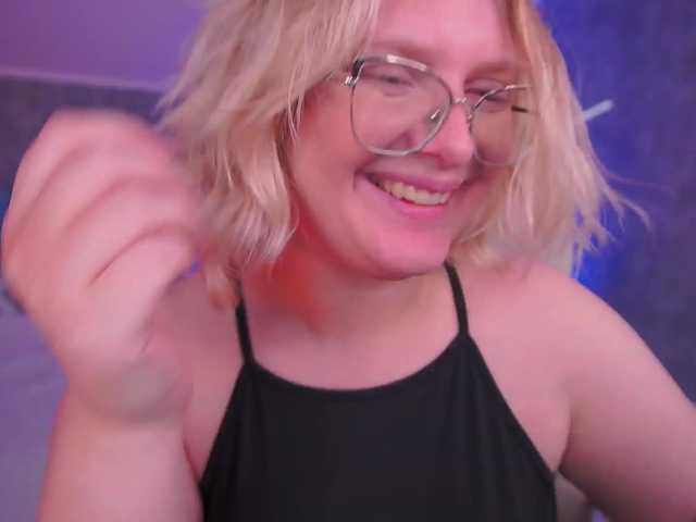 KiraKolobok live cam on BongaCams