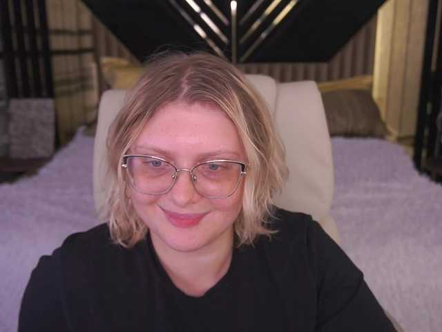 KiraKolobok live cam on BongaCams