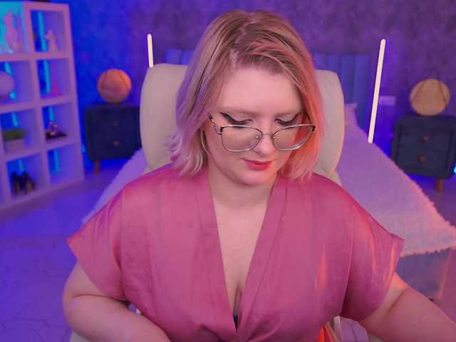 KiraKolobok live cam on BongaCams