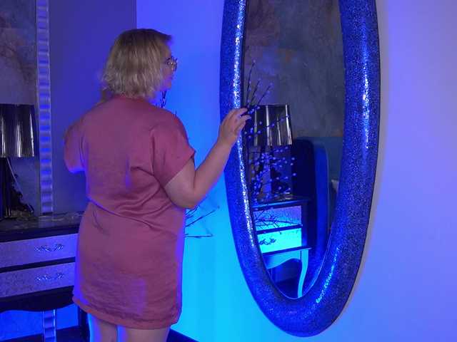 KiraKolobok live webcam show