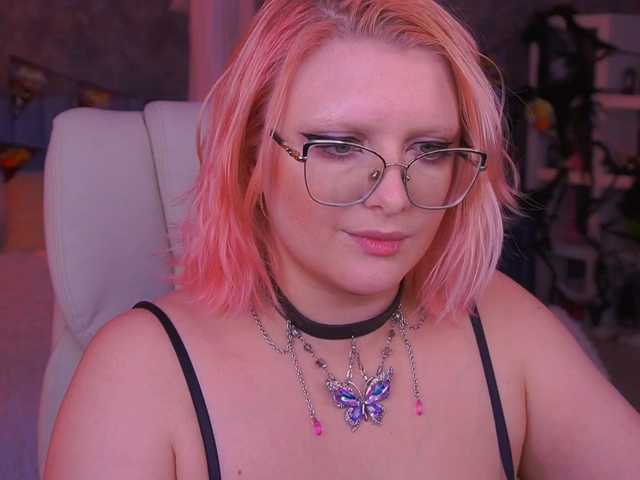 KiraKolobok live cam on BongaCams