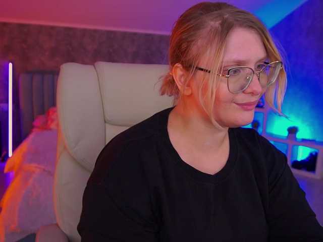 KiraKolobok live cam on BongaCams