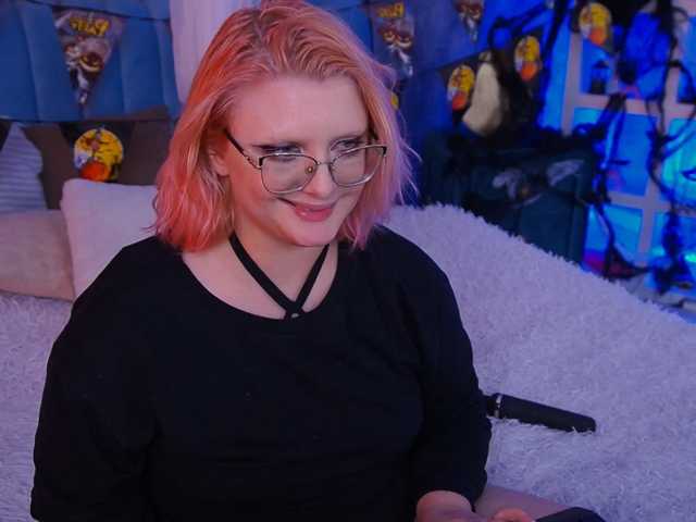 KiraKolobok live cam on BongaCams
