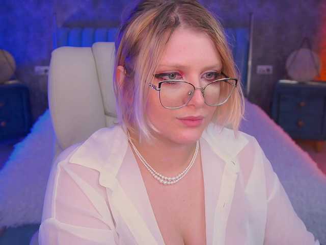 KiraKolobok live webcam show