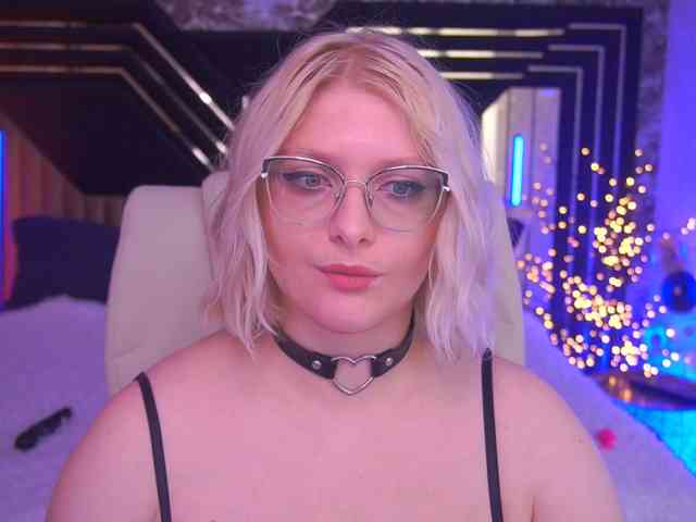 KiraKolobok webcam