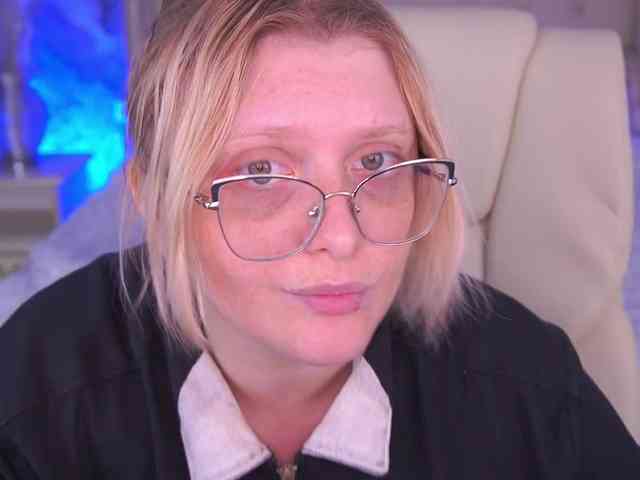 KiraKolobok webcam