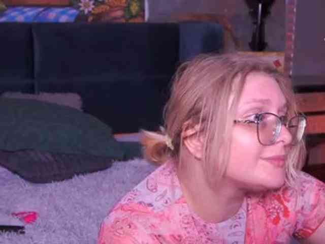 KiraKolobok webcam