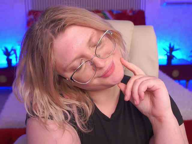 KiraKolobok webcam