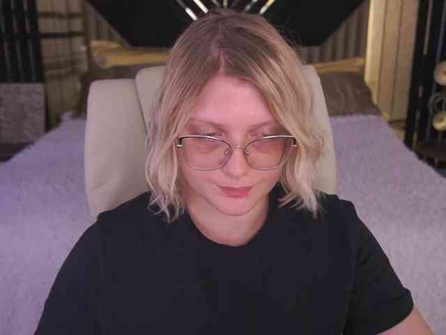 KiraKolobok webcam