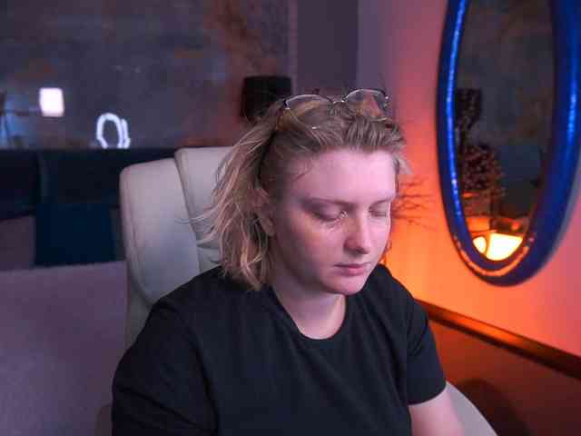KiraKolobok webcam