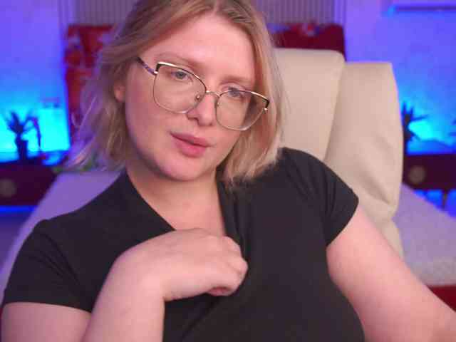 KiraKolobok webcam