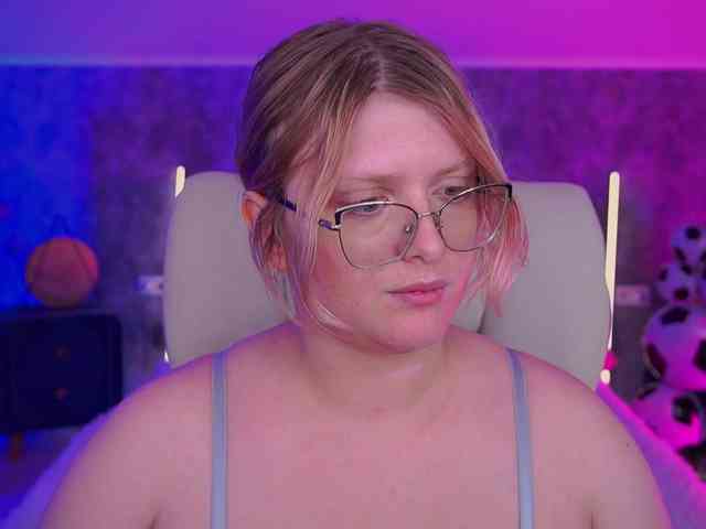 KiraKolobok webcam