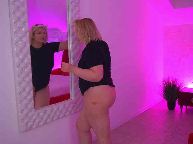 KiraKolobok webcam