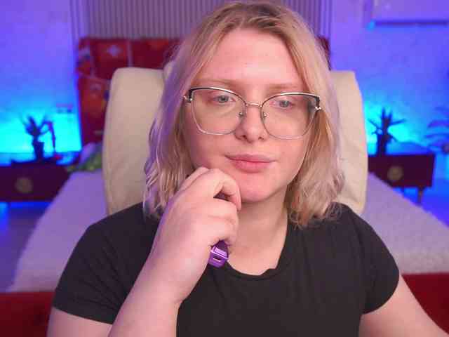 KiraKolobok webcam