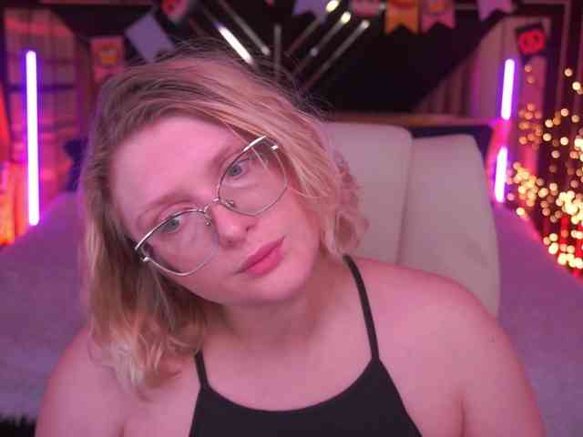 KiraKolobok webcam
