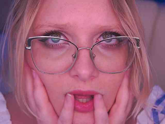 KiraKolobok webcam