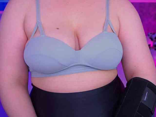 KiraKolobok webcam