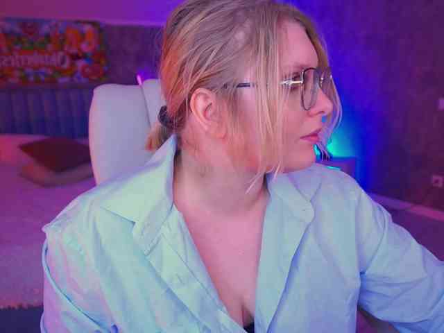 KiraKolobok webcam