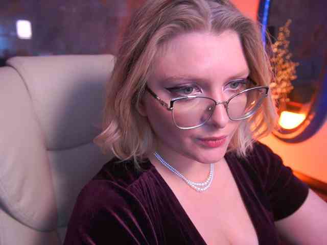 KiraKolobok webcam
