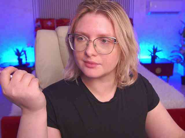 KiraKolobok webcam