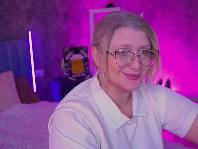 KiraKolobok webcam