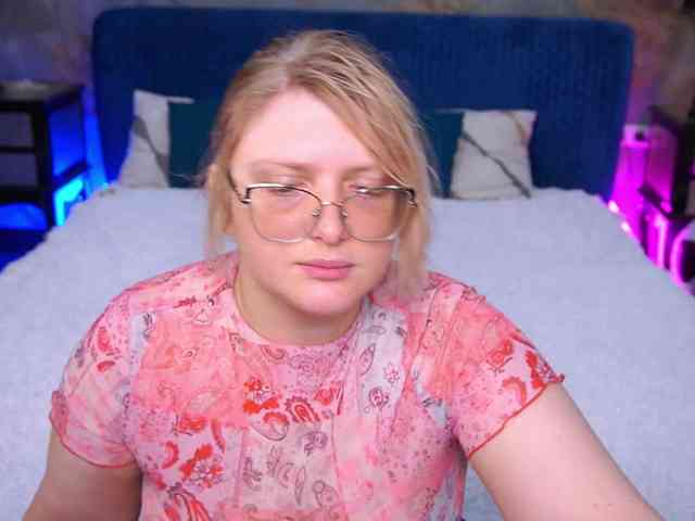 KiraKolobok webcam