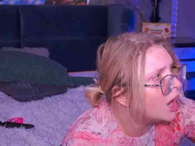 KiraKolobok webcam