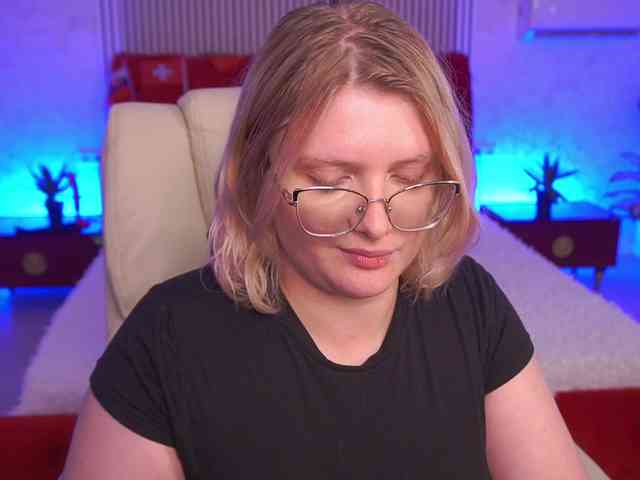 KiraKolobok webcam
