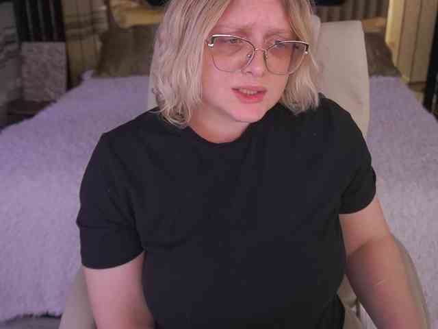 KiraKolobok webcam