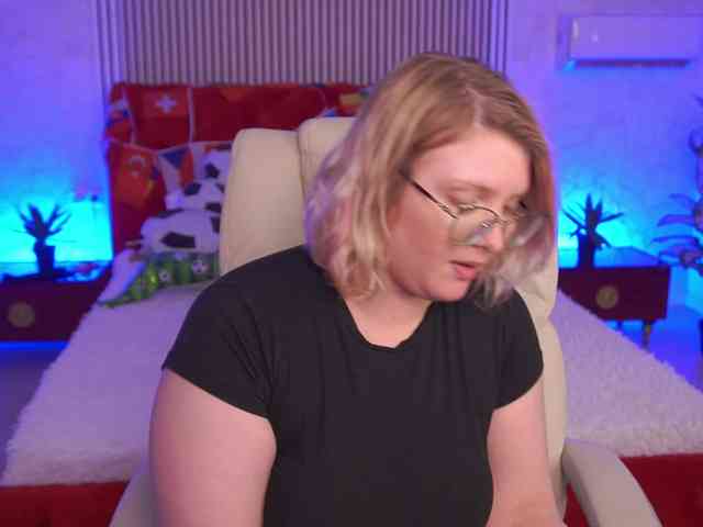KiraKolobok webcam