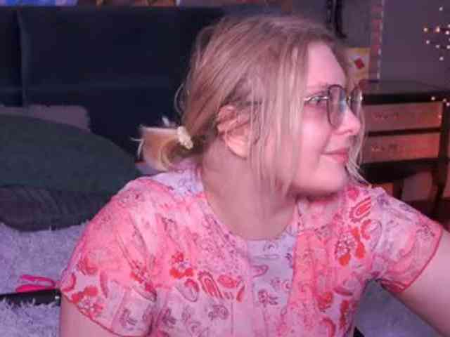 KiraKolobok webcam