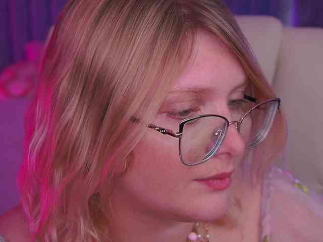 KiraKolobok webcam