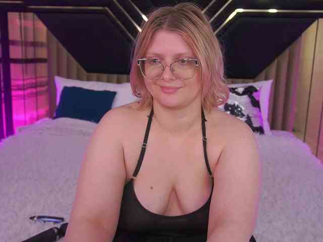 KiraKolobok webcam