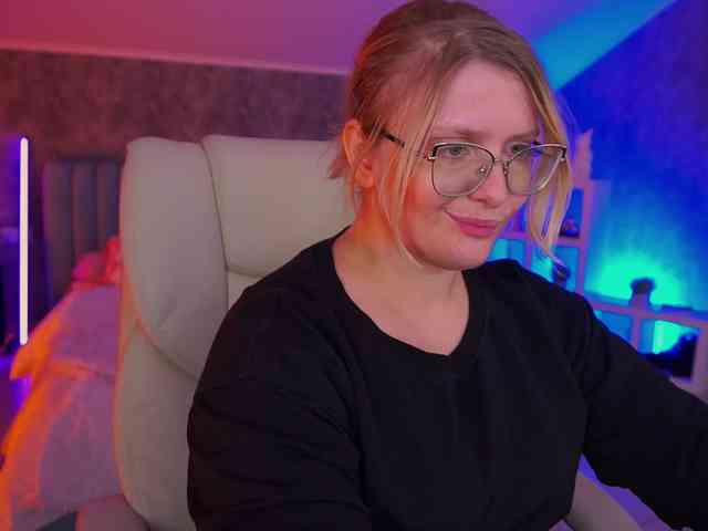 KiraKolobok webcam
