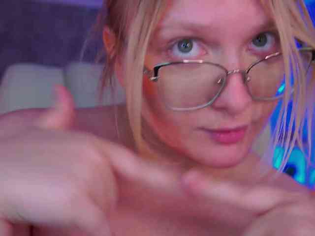 KiraKolobok webcam