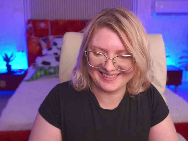 KiraKolobok webcam
