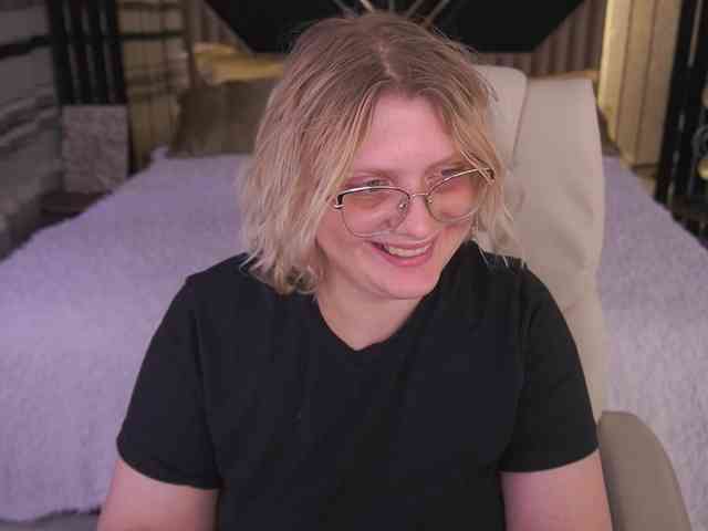 KiraKolobok webcam