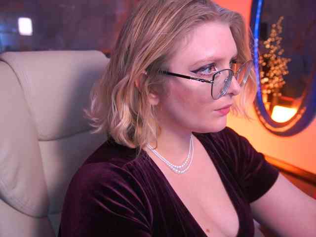 KiraKolobok webcam