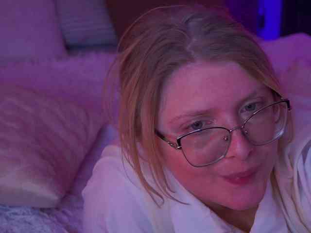 KiraKolobok webcam
