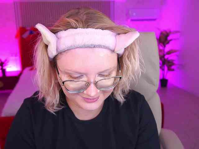 KiraKolobok webcam
