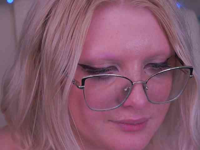 KiraKolobok webcam